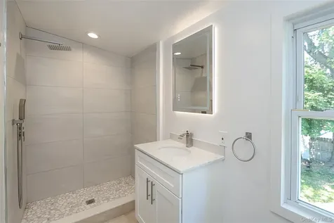 12 Garland Lane Westbury NY 11590