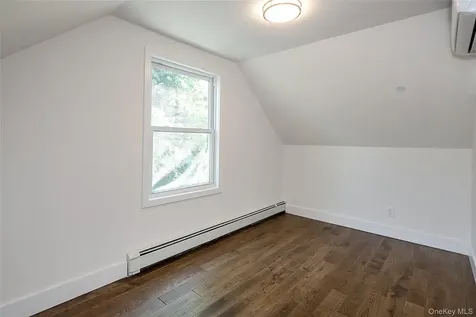 12 Garland Lane Westbury NY 11590