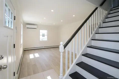 12 Garland Lane Westbury NY 11590