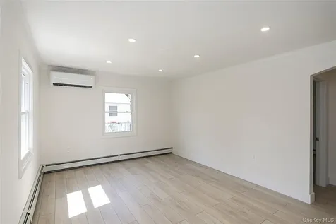 12 Garland Lane Westbury NY 11590