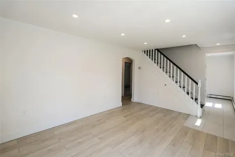 12 Garland Lane Westbury NY 11590