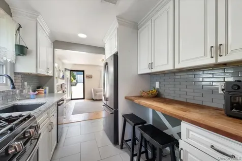 46 Argyle Street Lake Peekskill NY 10537