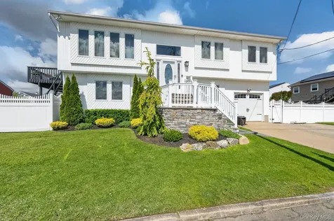 2862 Island Channel Road Seaford NY 11783