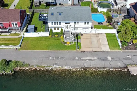 2862 Island Channel Road Seaford NY 11783