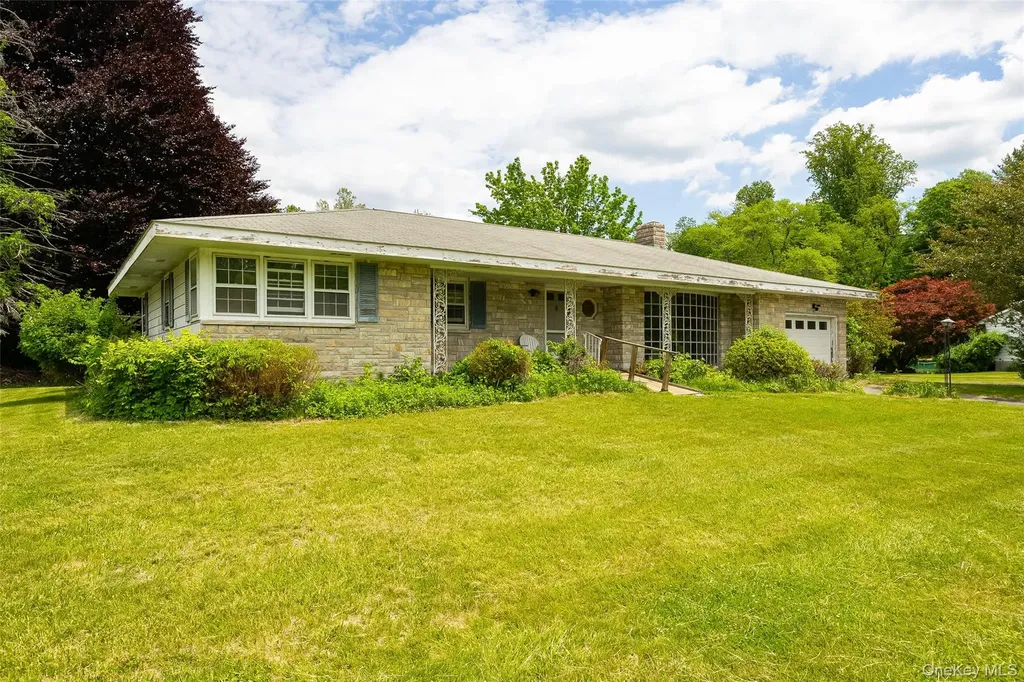 21 Violet Drive Beacon NY 12508
