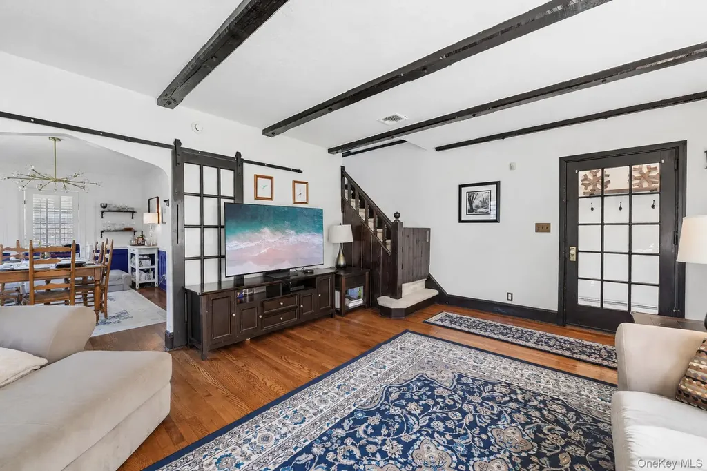 60 Croyden Road Mineola NY 11501