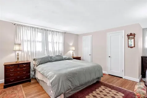 34 Wildwood Lane East Hills NY 11577