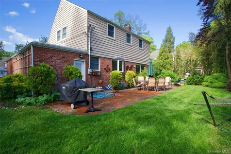 34 Wildwood Lane East Hills NY 11577