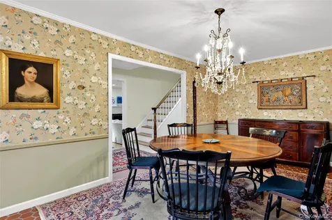 34 Wildwood Lane East Hills NY 11577