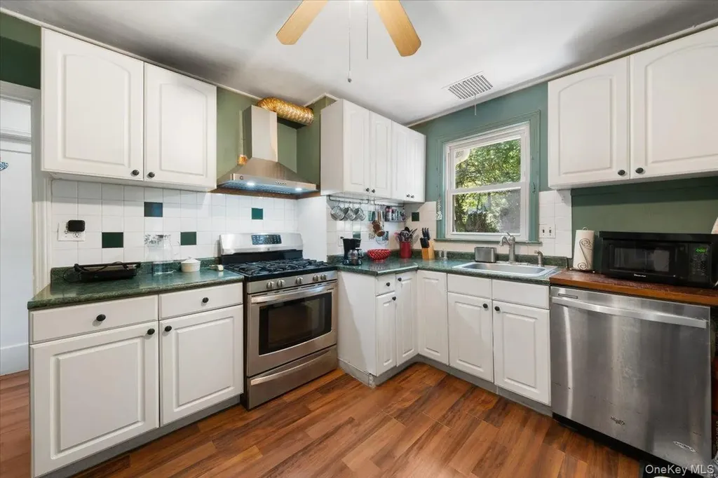 184 Lake Drive Lake Peekskill NY 10537