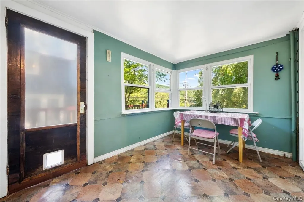 184 Lake Drive Lake Peekskill NY 10537