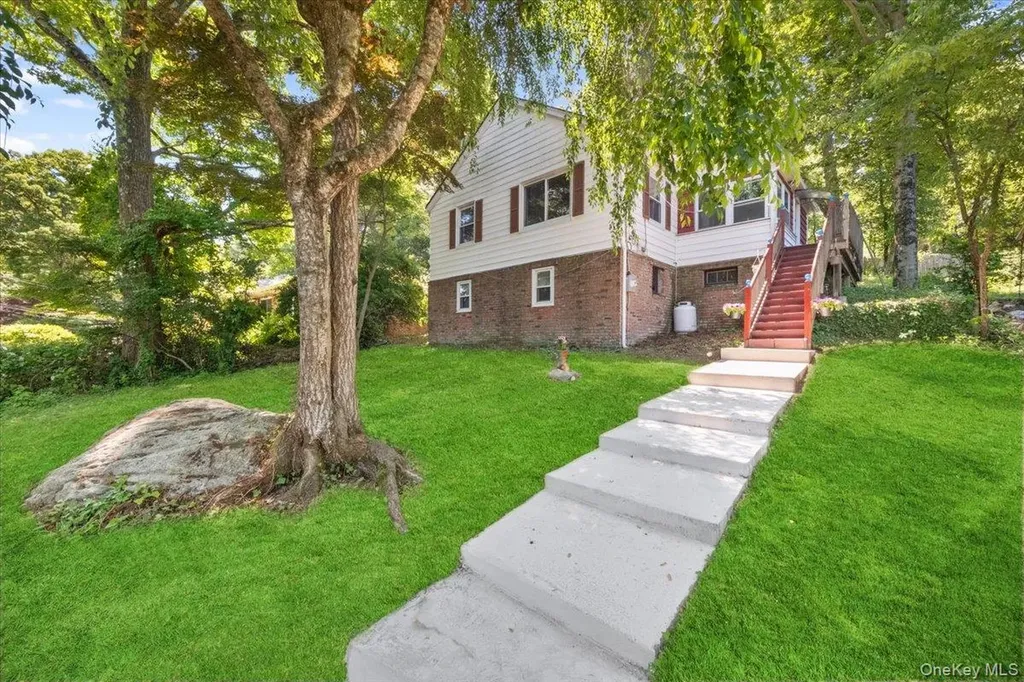 184 Lake Drive Lake Peekskill NY 10537