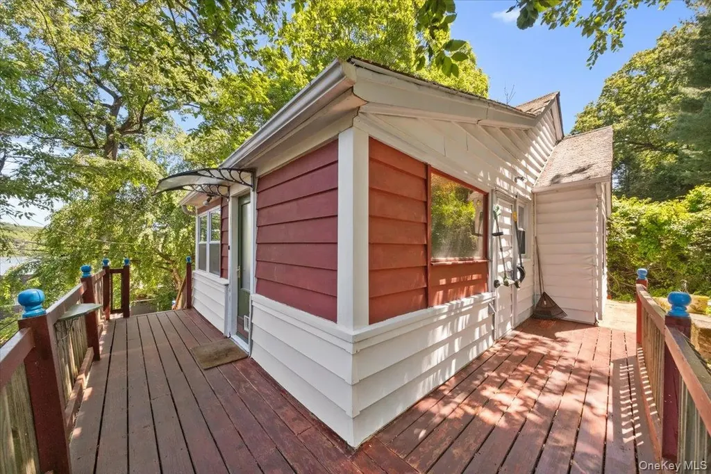 184 Lake Drive Lake Peekskill NY 10537
