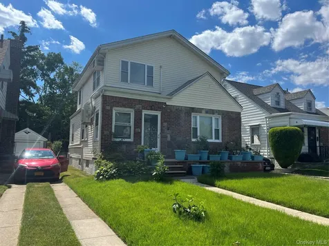 8622 251st Street Bellerose NY 11426