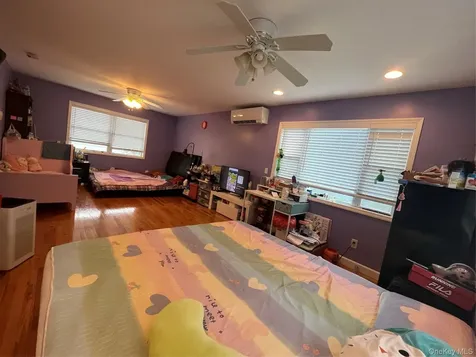 8622 251st Street Bellerose NY 11426
