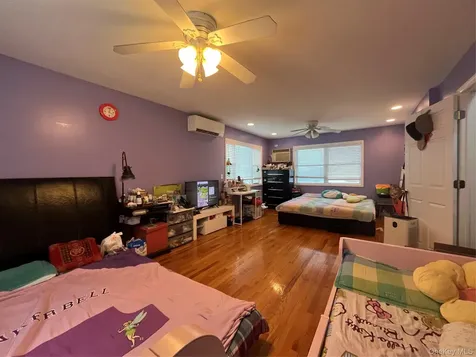 8622 251st Street Bellerose NY 11426