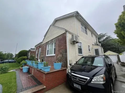 8622 251st Street Bellerose NY 11426
