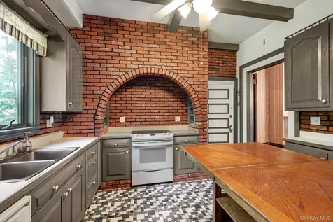 206 Greycourt Road Chester NY 10918