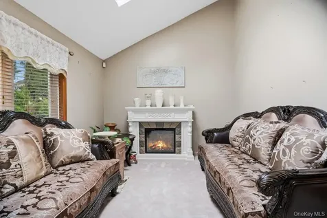 48 Lawrence Avenue Holbrook NY 11741