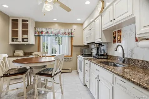 48 Lawrence Avenue Holbrook NY 11741