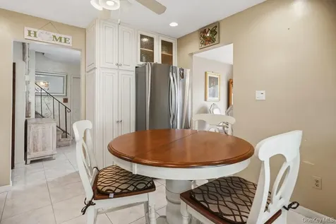 48 Lawrence Avenue Holbrook NY 11741