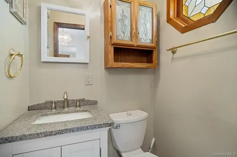 48 Lawrence Avenue Holbrook NY 11741