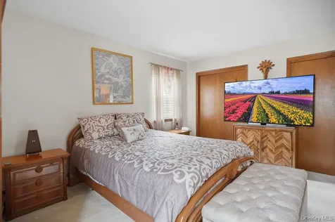 48 Lawrence Avenue Holbrook NY 11741