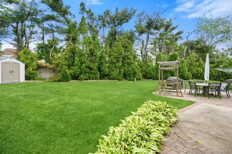 48 Lawrence Avenue Holbrook NY 11741