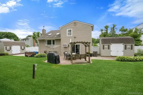 48 Lawrence Avenue Holbrook NY 11741