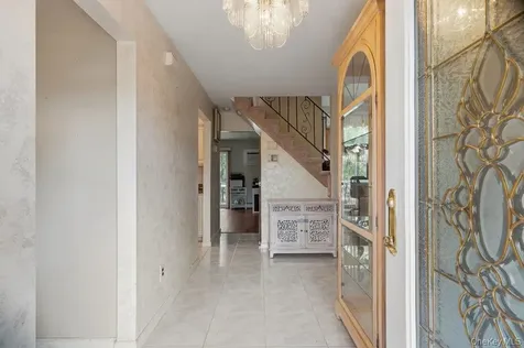 48 Lawrence Avenue Holbrook NY 11741