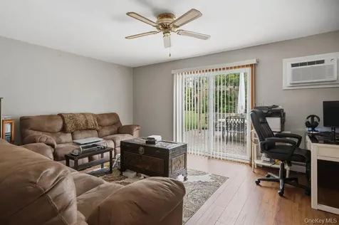 48 Lawrence Avenue Holbrook NY 11741