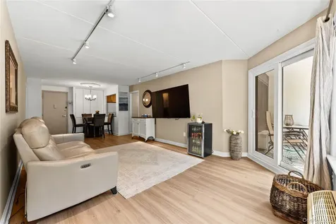 300 High Point Drive Hartsdale NY 10530