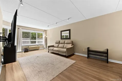 300 High Point Drive Hartsdale NY 10530
