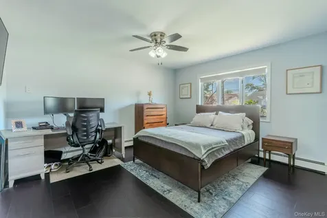 4 Lorraine Road Island Park NY 11558