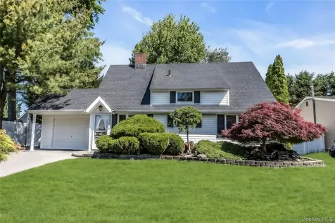 259 Willowood Drive Wantagh NY 11793