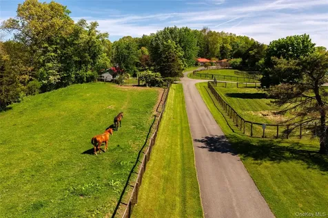 52 Pells Road Rhinebeck NY 12572