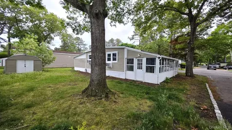 525 Riverleigh Avenue Riverhead NY 11901