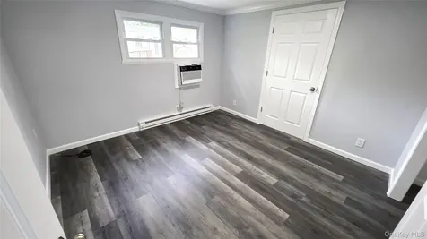 525 Riverleigh Avenue Riverhead NY 11901