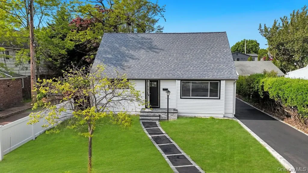 20 Howard Street Hicksville NY 11801