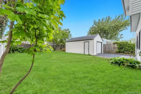 20 Howard Street Hicksville NY 11801