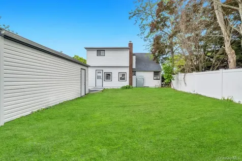 20 Howard Street Hicksville NY 11801