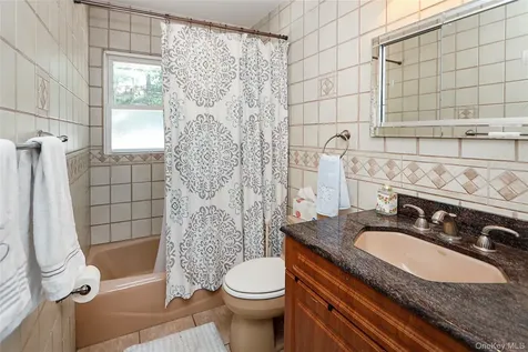 114 Hilldale Road Albertson NY 11507