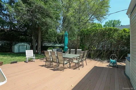 114 Hilldale Road Albertson NY 11507