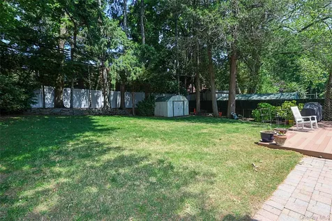 114 Hilldale Road Albertson NY 11507