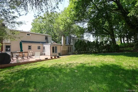 114 Hilldale Road Albertson NY 11507