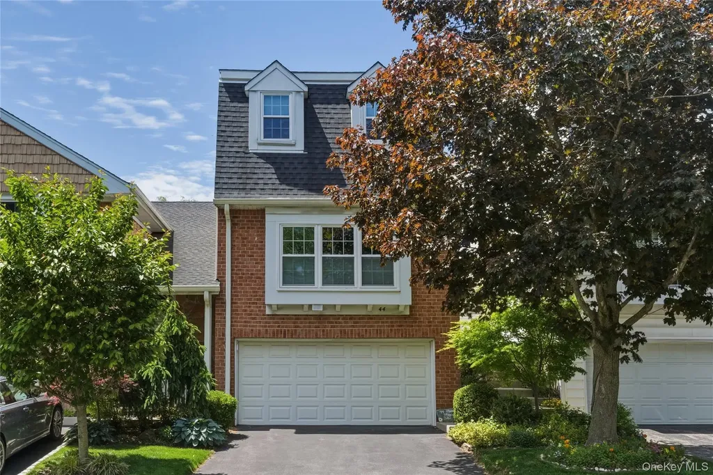44 Hidden Ridge Drive Syosset NY 11791
