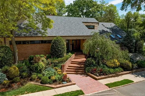 44 Hidden Ridge Drive Syosset NY 11791
