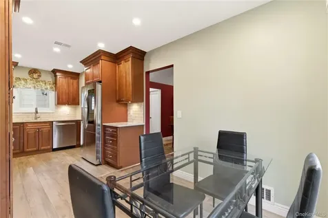 44 Hidden Ridge Drive Syosset NY 11791
