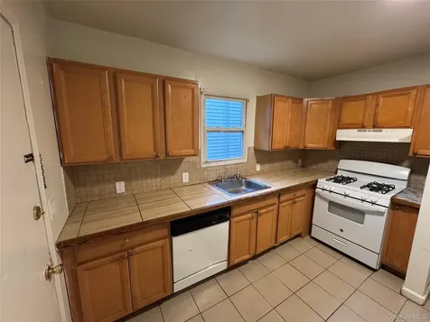 21 Jewett Avenue Poughkeepsie NY 12601