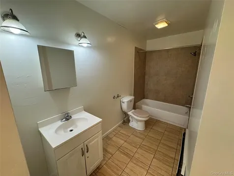 21 Jewett Avenue Poughkeepsie NY 12601